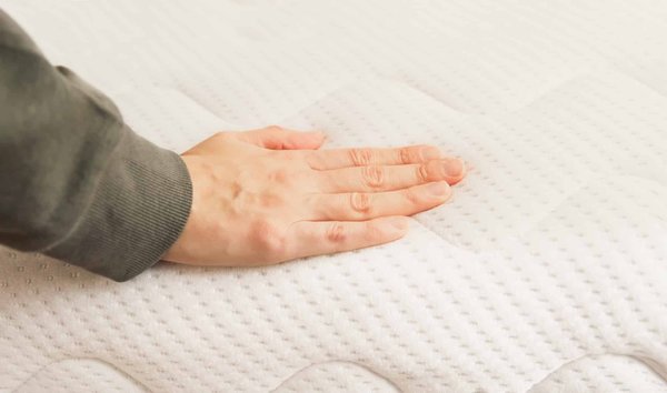 Dormez sur vos deux oreilles avec le surmatelas à mémoire de forme